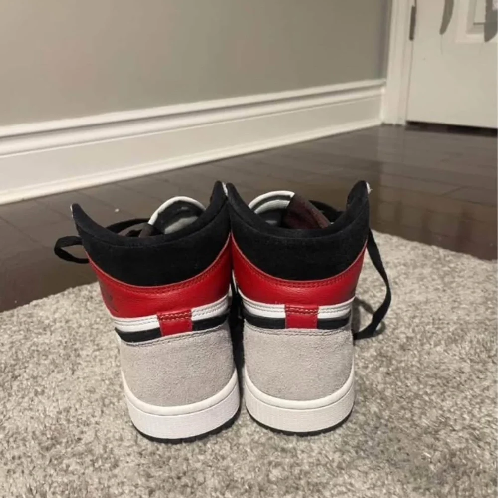 Air Jordan 1 Retro “Light Smoke Grey” - Picture 4 of 6